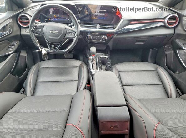 KL77LJEP9SC101358 2025 CHEVROLET TRAX Серый Вид панели приборов