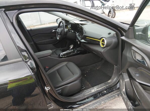 KL77LKE25RC008065 2024 CHEVROLET TRAX Черный Вид салона спереди