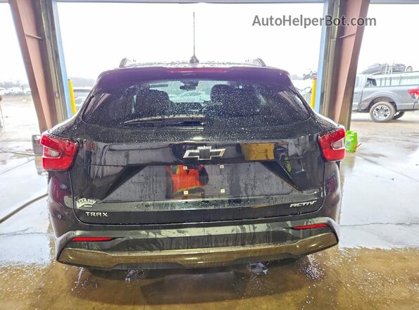 KL77LKEP0SC244527 2025 CHEVROLET TRAX Black Вид ззаду