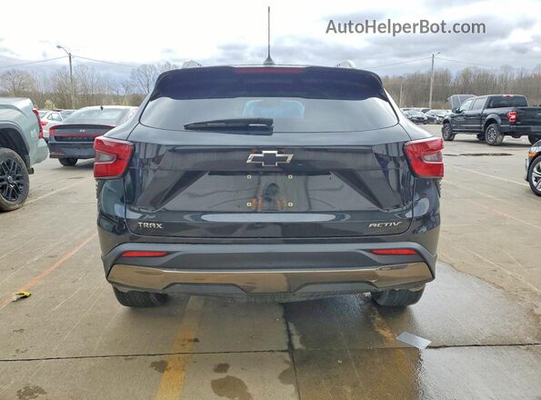 KL77LKEP1SC044708 2025 CHEVROLET TRAX Black Widok z tyłu