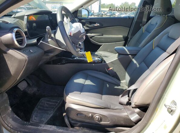 KL77LKEP1SC170342 2025 CHEVROLET TRAX Green Widok wnętrza z przodu