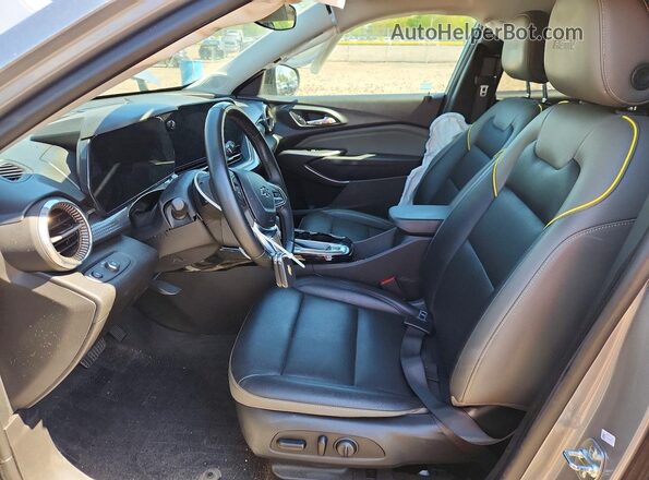 KL77LKEP5SC135187 2025 CHEVROLET TRAX Серый Вид салона спереди