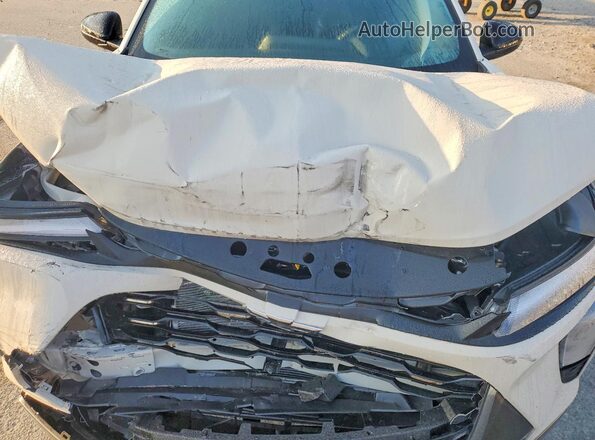 KL77LKEP6TC049937 2026 CHEVROLET TRAX Cream Vista del compartimento del motor