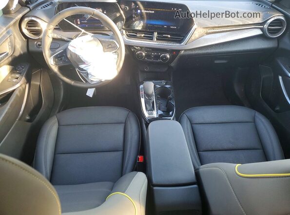 KL77LKEP6TC049937 2026 CHEVROLET TRAX Cream Vista del salpicadero