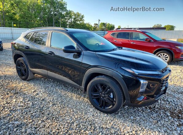 KL77LKEP7SC067698 2025 CHEVROLET TRAX Черный Передняя правая четверть