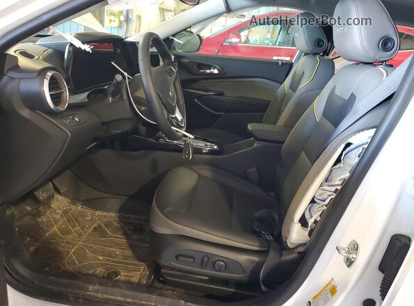 KL77LKEP7SC341854 2025 CHEVROLET TRAX White Vista interior delantera