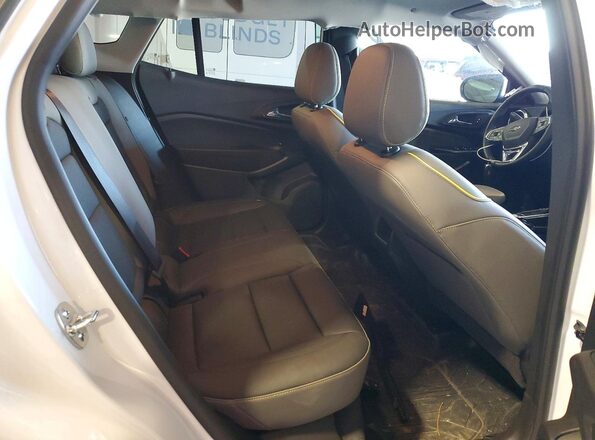 KL77LKEP7SC341854 2025 CHEVROLET TRAX White Vista interior trasera