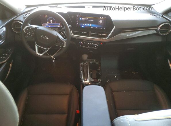 KL77LKEP8SC063434 2025 CHEVROLET TRAX Золотой Вид панели приборов