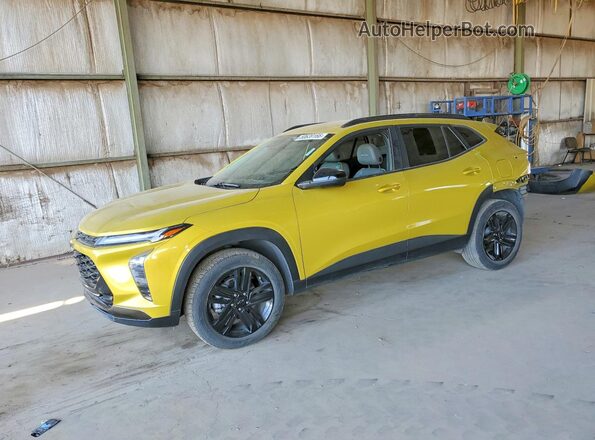 KL77LKEP8SC063434 2025 CHEVROLET TRAX Золотой Передняя левая четверть