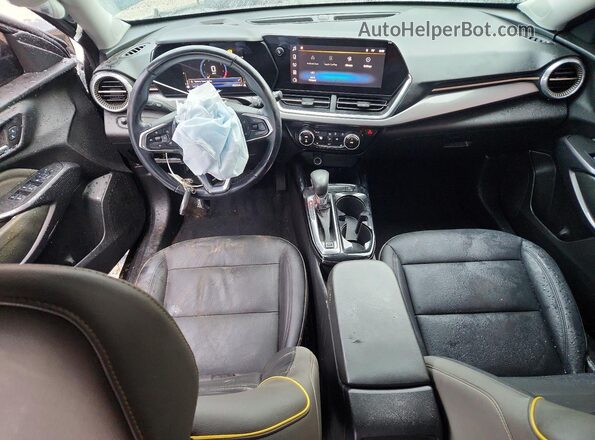 KL77LKEP9SC023377 2025 CHEVROLET TRAX Black Вид панелі приладів