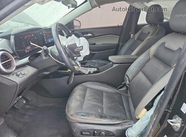 KL77LKEP9SC023377 2025 CHEVROLET TRAX Black Вид салону спереду