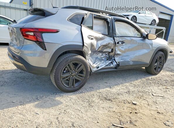 KL77LKEP9TC014793 2026 CHEVROLET TRAX Серый Задняя правая четверть