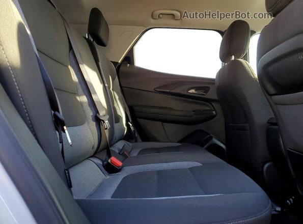 KL79MPSL6PB080699 2023 CHEVROLET TRAILBLAZER Белый Вид задней части салона