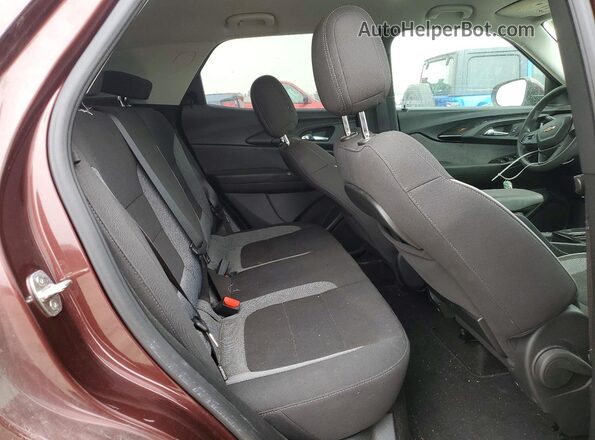 KL79MPSL8NB058961 2022 CHEVROLET TRAILBLAZER Maroon Widok wnętrza z tyłu