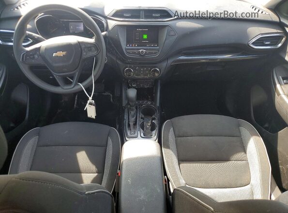 KL79MPSL8PB042889 2023 CHEVROLET TRAILBLAZER Серебряный Вид панели приборов
