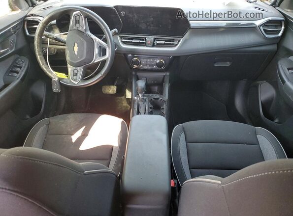 KL79MPSL8RB114080 2024 CHEVROLET TRAILBLAZER Серебряный Вид панели приборов