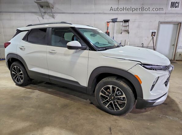 KL79MRSLXSB155652 2025 CHEVROLET TRAILBLAZER Белый Передняя правая четверть