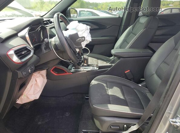 KL79MTSL3PB179893 2023 CHEVROLET TRAILBLAZER Серебряный Вид салона спереди