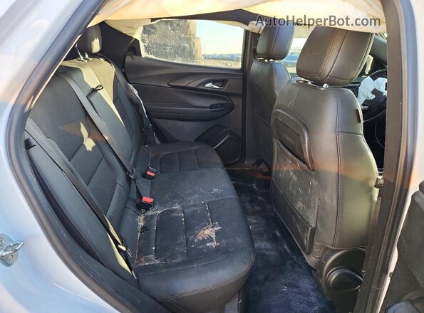 KL79MTSL6MB003867 2021 CHEVROLET TRAILBLAZER White Widok tylnych siedzeń