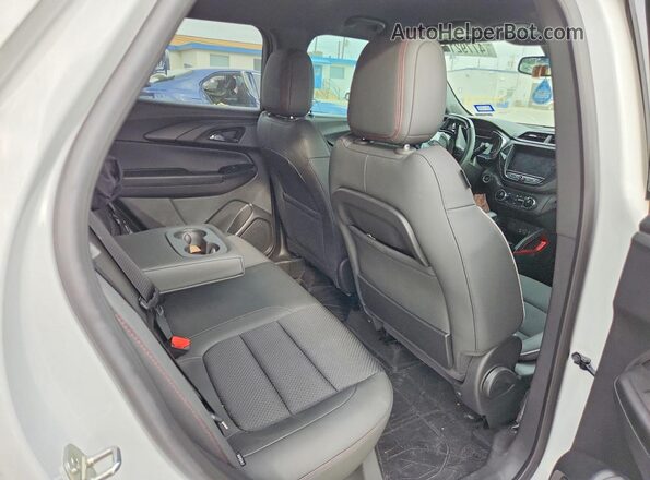KL79MTSL6PB211400 2023 CHEVROLET TRAILBLAZER White Rear seats view