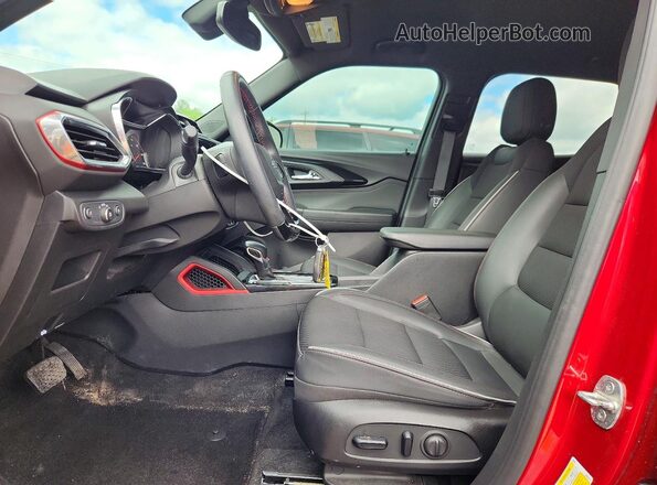 KL79MUSL5MB075018 2021 CHEVROLET TRAILBLAZER Красный Вид салона спереди