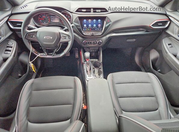 KL79MUSL5MB075018 2021 CHEVROLET TRAILBLAZER Красный Вид панели приборов