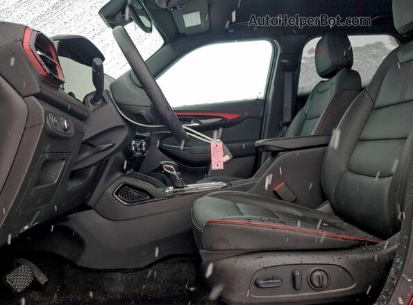 KL79MUSL9SB097343 2025 CHEVROLET TRAILBLAZER Красный Вид салона спереди