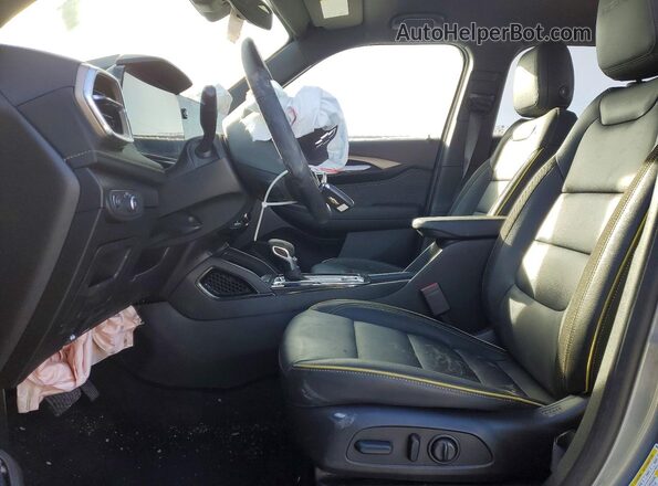 KL79MVSL8RB054323 2024 CHEVROLET TRAILBLAZER Gray Vista interior delantera