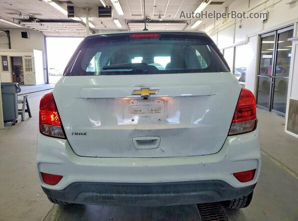 KL7CJKSB0JB586142 2018 CHEVROLET TRAX Белый Вид сзади