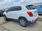 2018 Chevrolet Trax Ls Белый vin: KL7CJKSB6JB720667