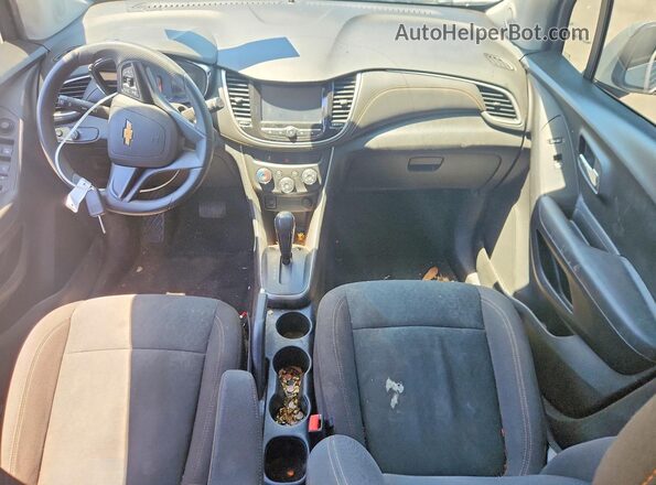 KL7CJKSBXHB201423 2017 CHEVROLET TRAX Серебряный Вид панели приборов