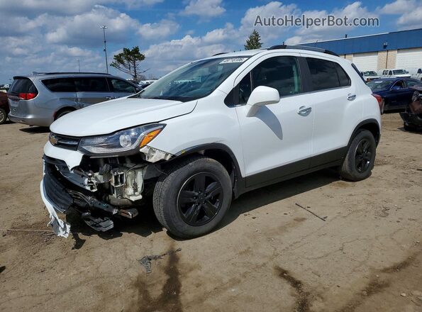 KL7CJLSB1JB580677 2018 CHEVROLET TRAX Белый Передняя левая четверть