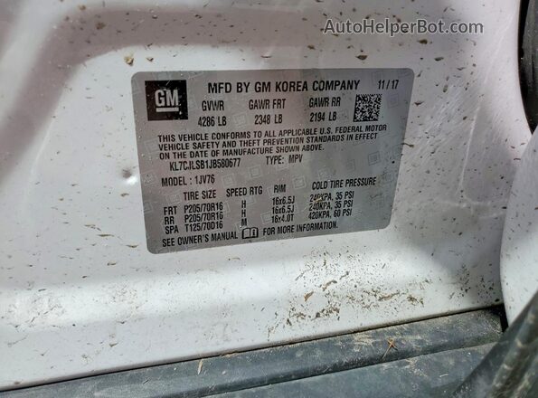 KL7CJLSB1JB580677 2018 CHEVROLET TRAX Белый Вид наклейки с VIN-кодом