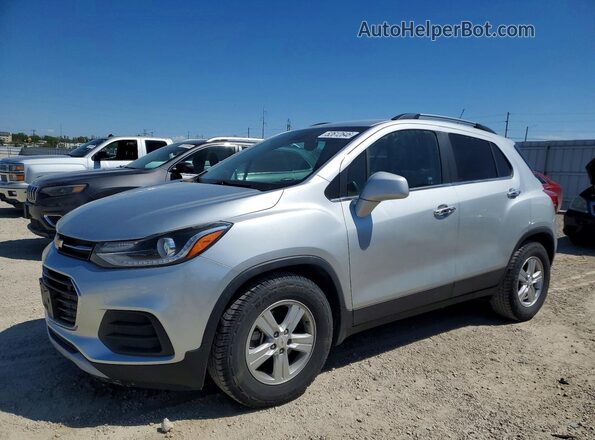 KL7CJLSB2HB182128 2017 CHEVROLET TRAX Серебряный Передняя левая четверть
