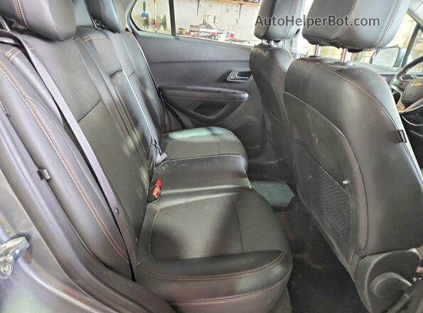 KL7CJLSB3KB820152 2019 CHEVROLET TRAX Gray Rear seats view