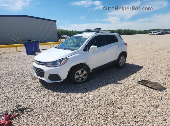 KL7CJLSB3LB316105 2020 CHEVROLET TRAX Белый Передняя левая четверть