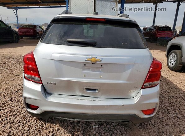 KL7CJLSB6KB960793 2019 CHEVROLET TRAX Серебряный Вид сзади