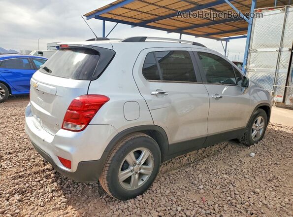 KL7CJLSB6KB960793 2019 CHEVROLET TRAX Серебряный Задняя правая четверть