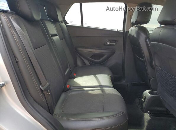 KL7CJLSB6KB960793 2019 CHEVROLET TRAX Серебряный Вид задних сидений
