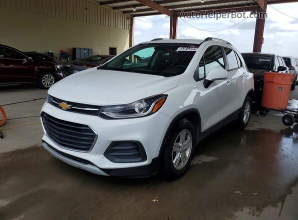 KL7CJLSB6MB324541 2021 CHEVROLET TRAX Белый Передняя левая четверть