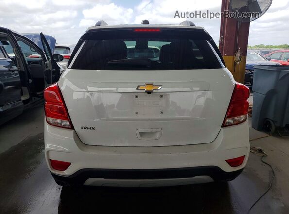 KL7CJLSB6MB324541 2021 CHEVROLET TRAX Белый Вид сзади