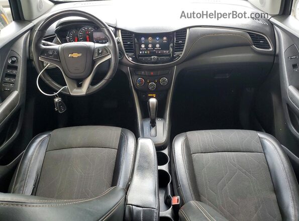 KL7CJLSB6MB324541 2021 CHEVROLET TRAX Белый Вид панели приборов