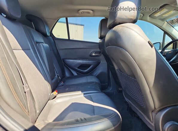 KL7CJLSB8LB005804 2020 CHEVROLET TRAX Black Widok tylnych siedzeń