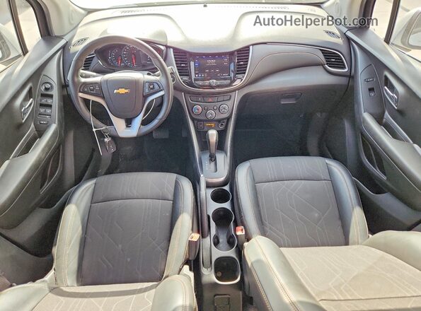 KL7CJLSB9MB336344 2021 CHEVROLET TRAX Серебряный Вид панели приборов