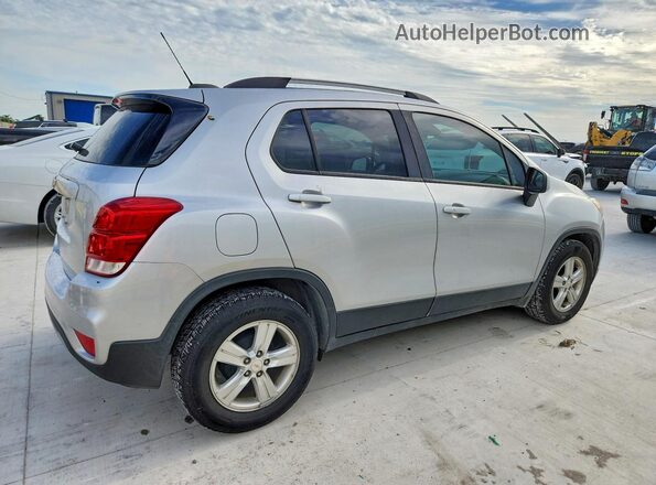KL7CJLSB9MB336344 2021 CHEVROLET TRAX Серебряный Задняя правая четверть