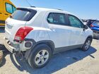 2018 Chevrolet Trax Ls White vin: KL7CJNSB4JB607348