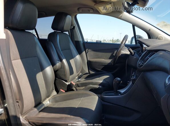 KL7CJPSB0KB851950 2019 CHEVROLET TRAX Черный Вид салона спереди