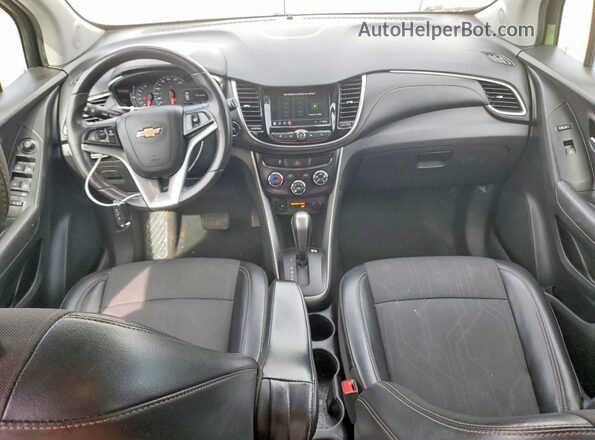 KL7CJPSB1KB952074 2019 CHEVROLET TRAX Серебряный Вид панели приборов
