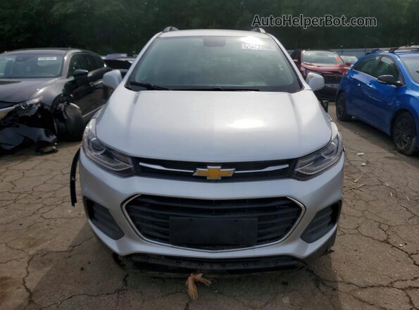 KL7CJPSB1KB952074 2019 CHEVROLET TRAX Серебряный Вид спереди