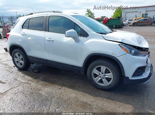 KL7CJPSB5JB613221 2018 CHEVROLET TRAX Белый Вид задней части салона